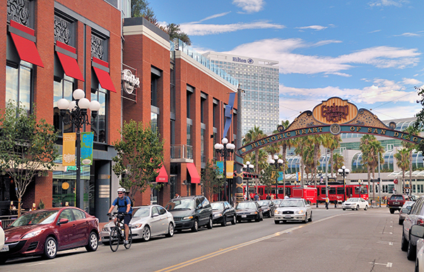 La 5th Ave en el Gaslamp Quarter. Foto: Brett Shoaf, Artistic Visuals