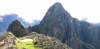 Esta es la montaña nueva o Huaima-Picchu, la clásica foto de Machupichu o Montana Vieja.